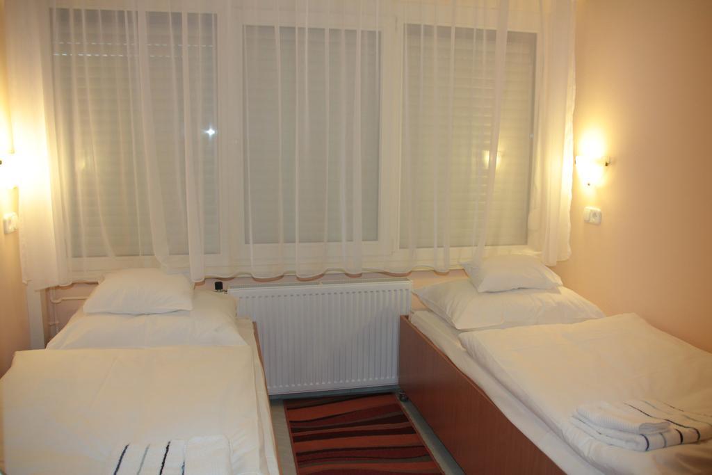 Tisza Corner Hotel Szeged Room photo