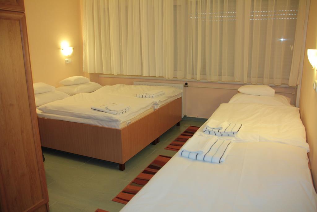 Tisza Corner Hotel Szeged Room photo